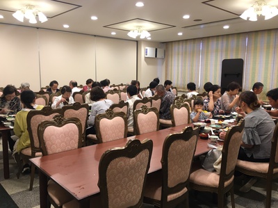 精進落とし試食会の風景